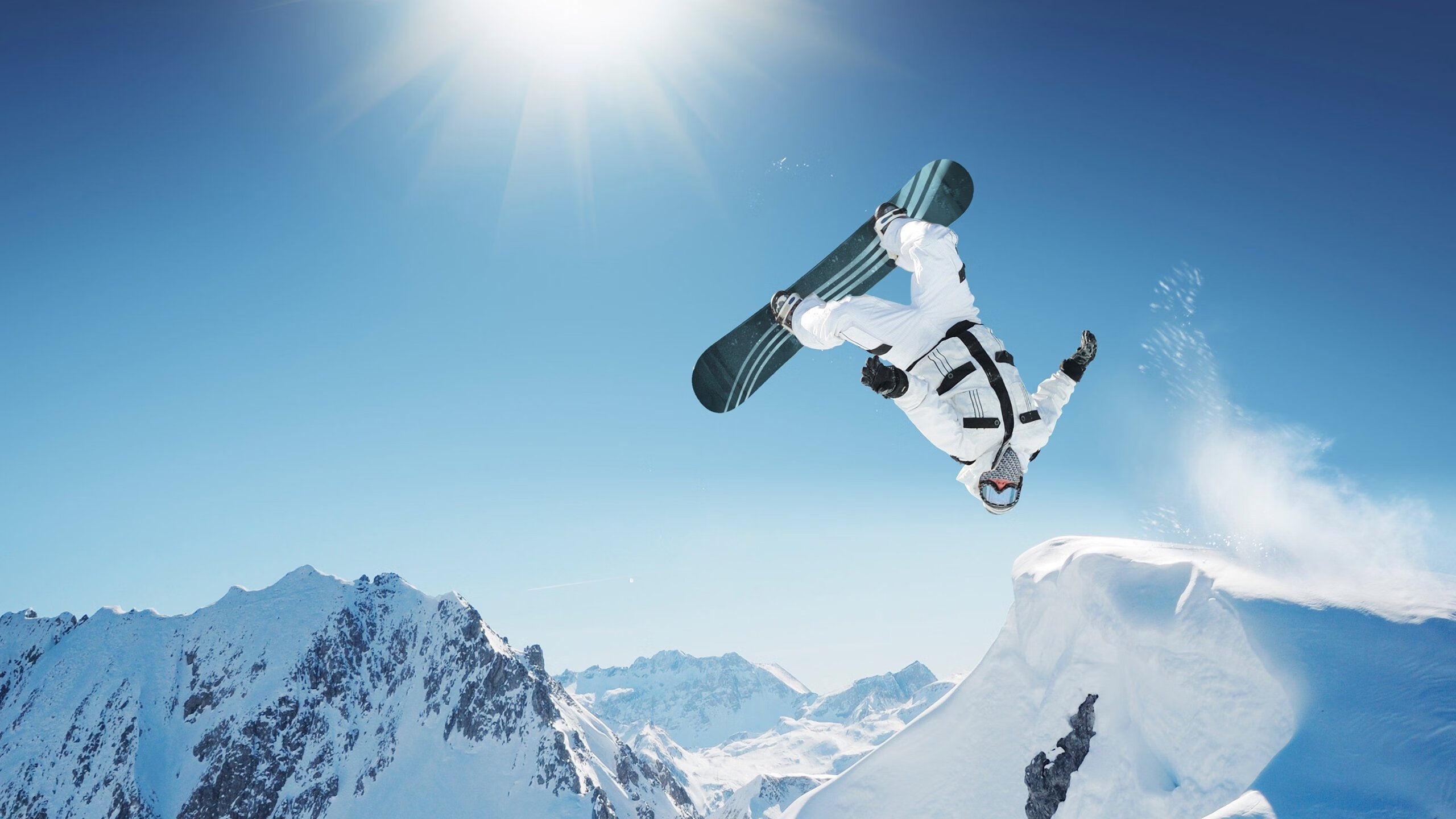 【罚分揭秘】裁判如何快速判断犯规点，确保比赛流畅，裁判的犯规手势